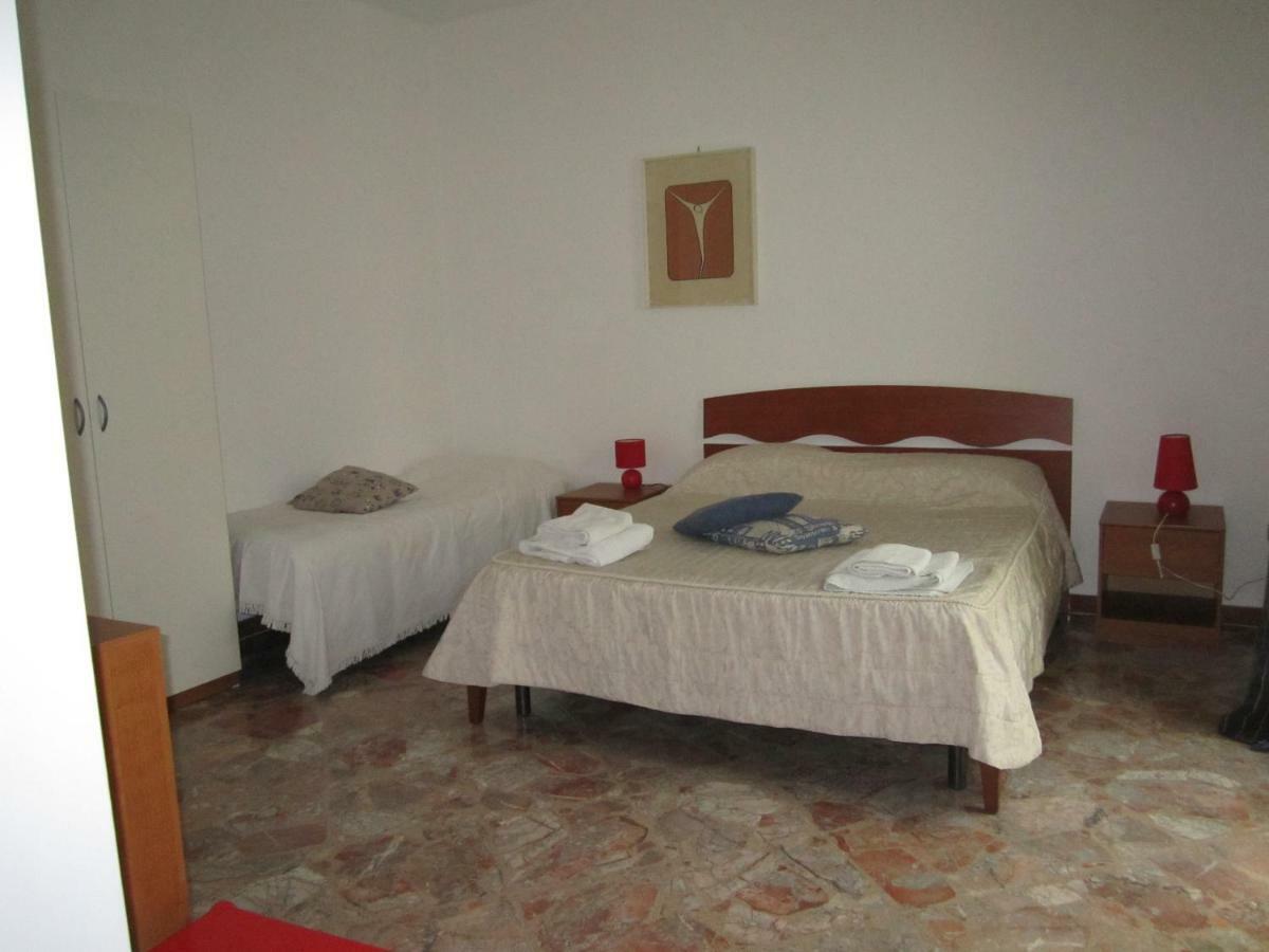 Casa Raffaella Bed & Breakfast โปลีญาโนอามาเร ภายนอก รูปภาพ